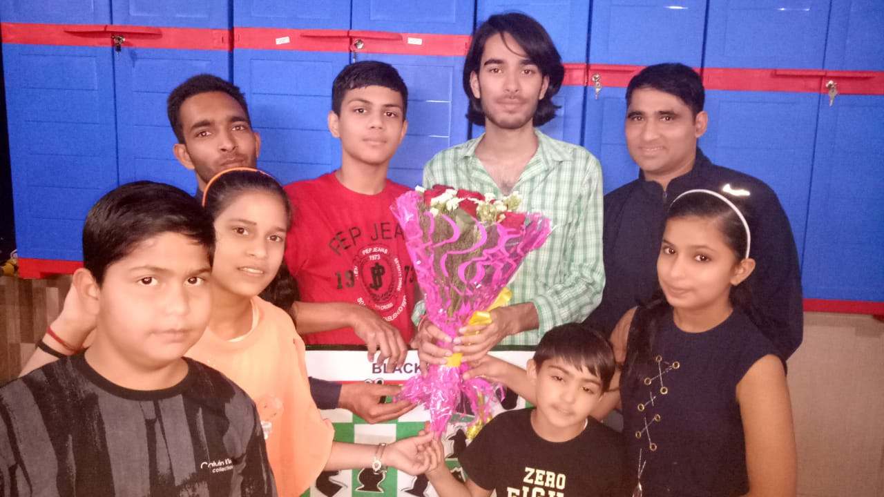 Ashutosh Jamwal wins below 1600 Fide Raing chess tournament at Delhi with cash prize Rs. 70000 & soham kamotra win U-15 with Rs. 10000