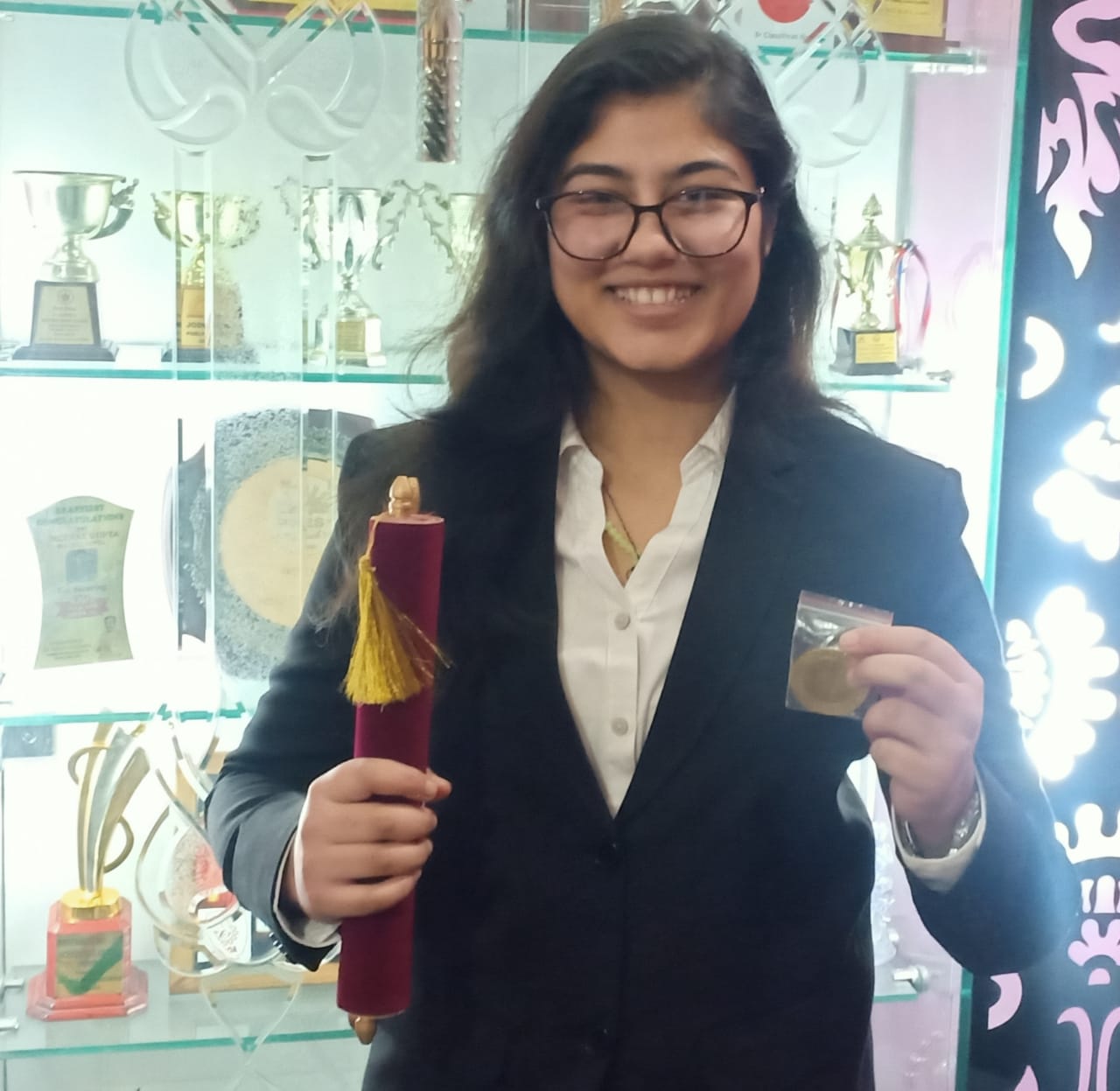 Meenal receive state sports award