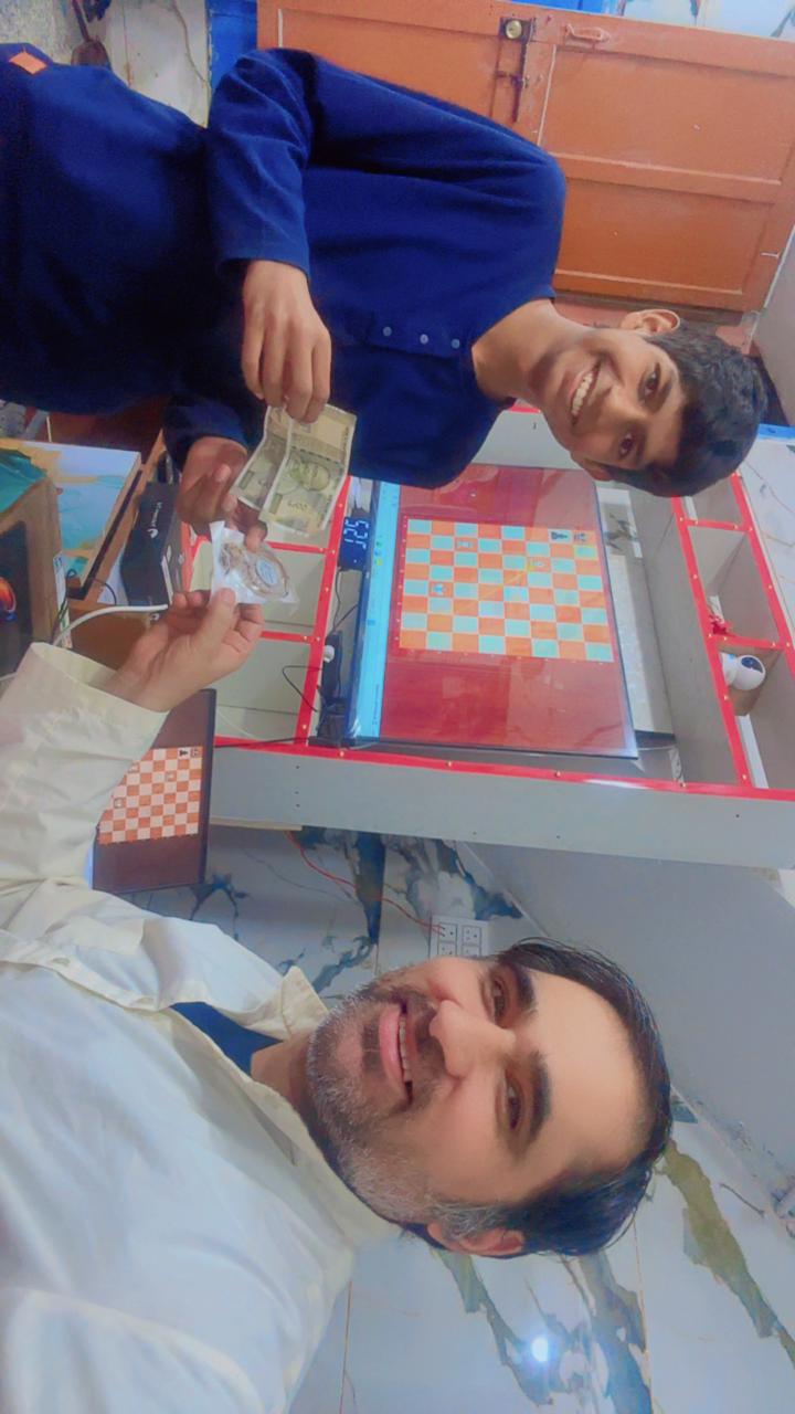 laks winner of april-2025 with Rs. 1000-