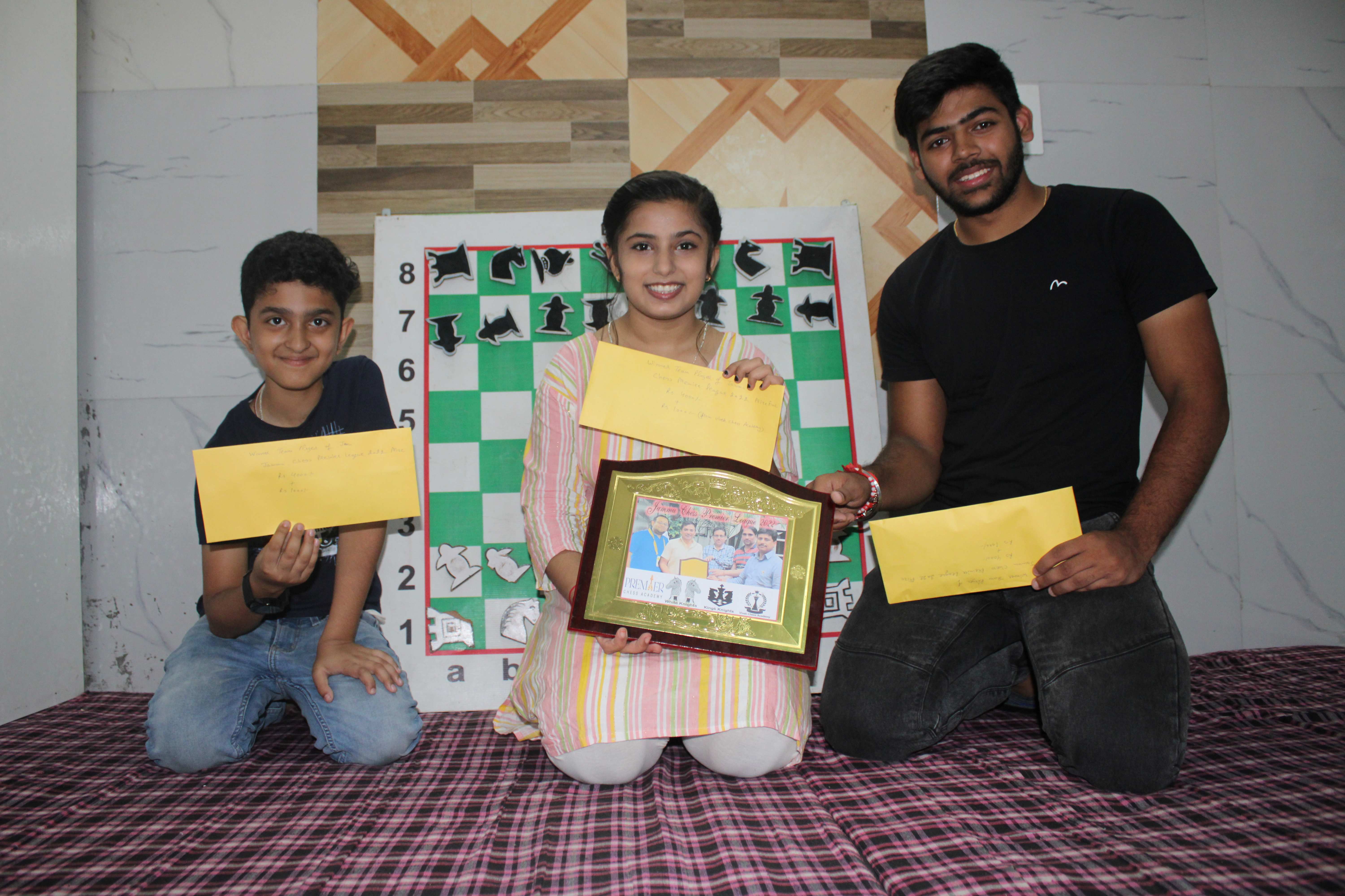 Aarav, Amrita & Superb jain honored at VCA for winning Chess Premier League 2022 for Vivek Chess Academy